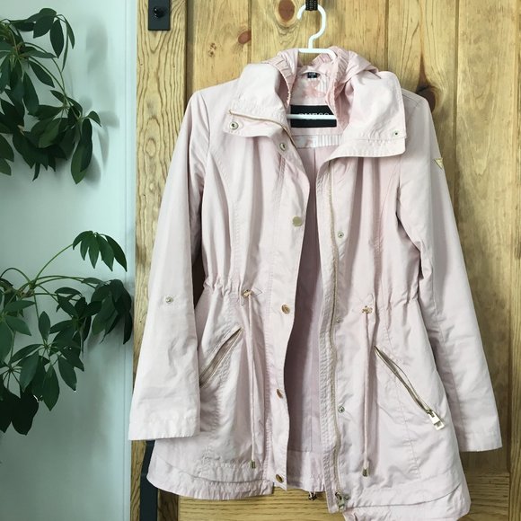 Guess Rain/ wind break - Picture 1 of 1